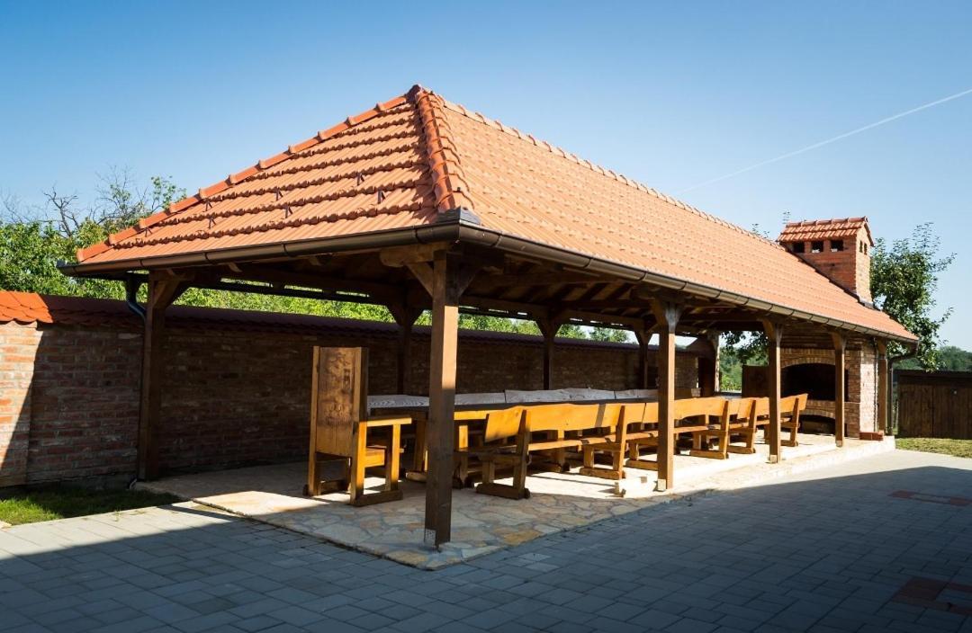 Kuca Za Odmor Poppke Apartment Fericanci Exterior foto